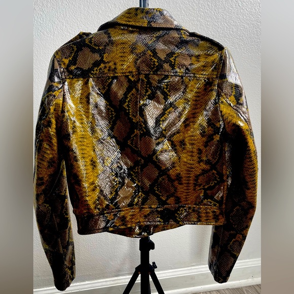 Jacket size Medium, beautiful color - Picture 3 of 6